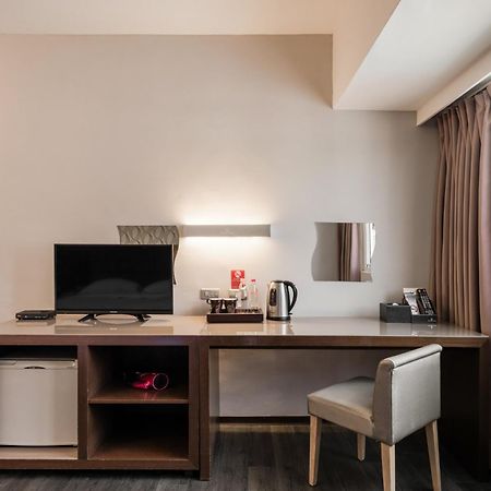 The Riverside Hotel Esthetics Kaohsiung Bagian luar foto