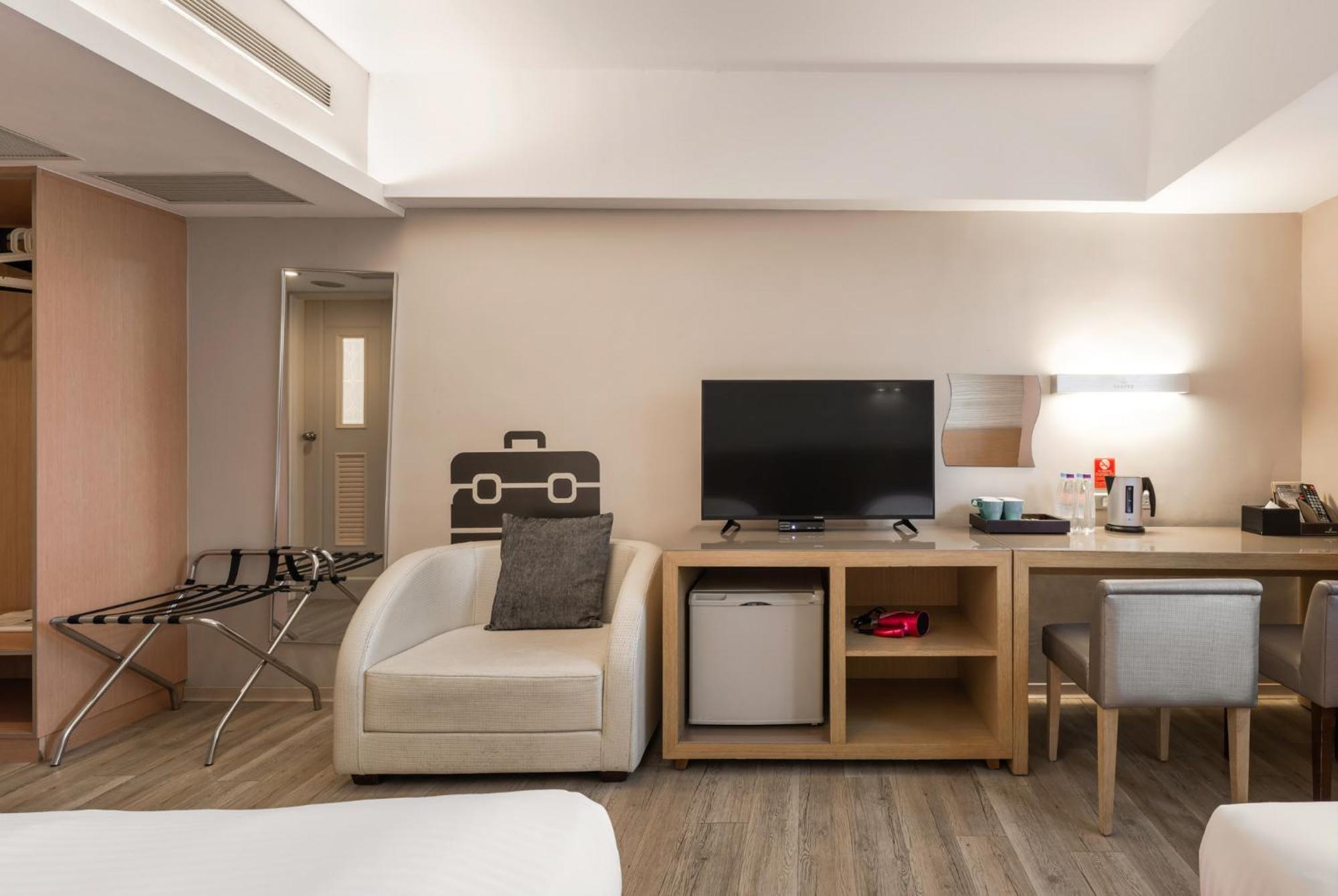 The Riverside Hotel Esthetics Kaohsiung Bagian luar foto