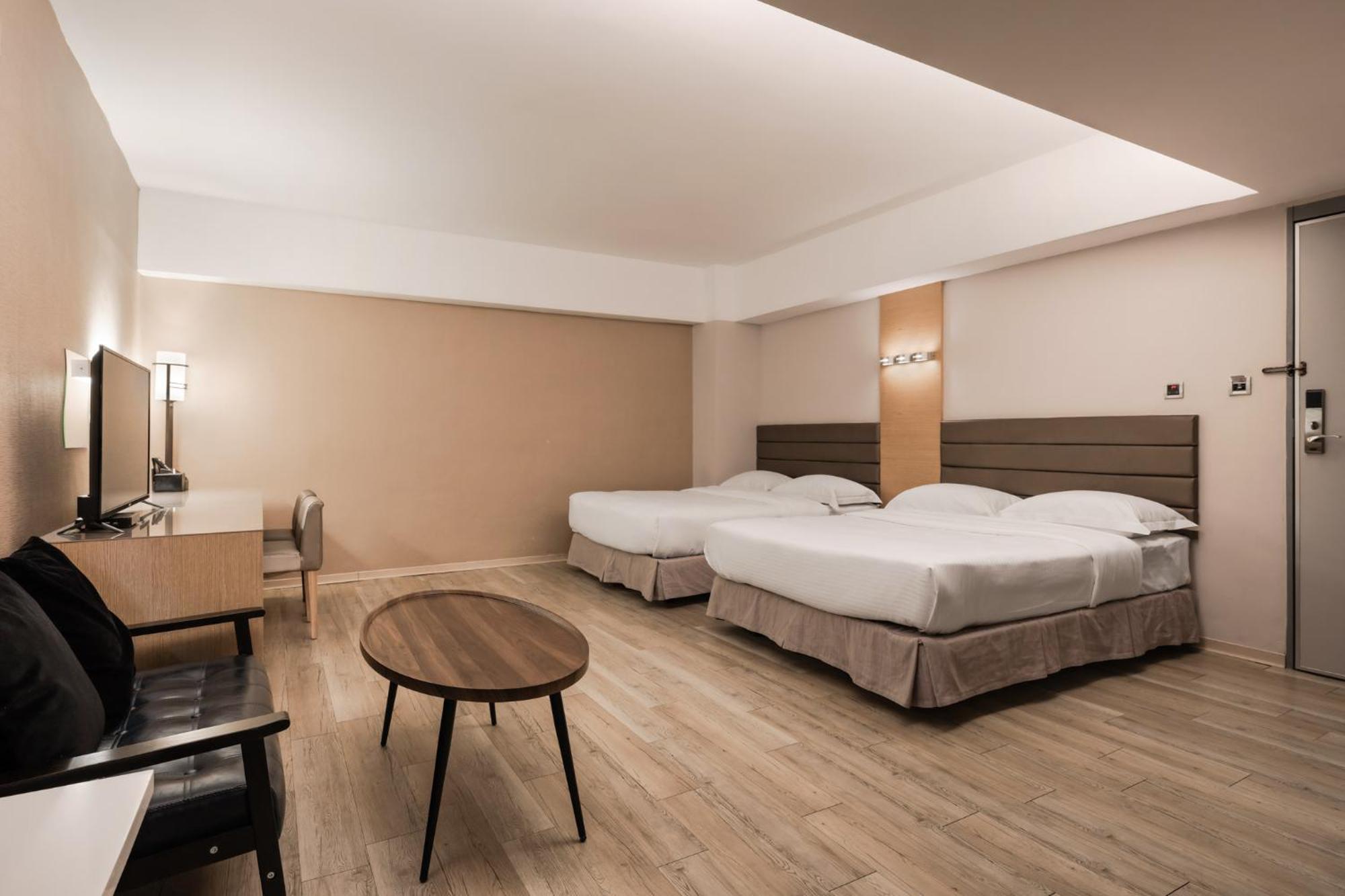The Riverside Hotel Esthetics Kaohsiung Bagian luar foto