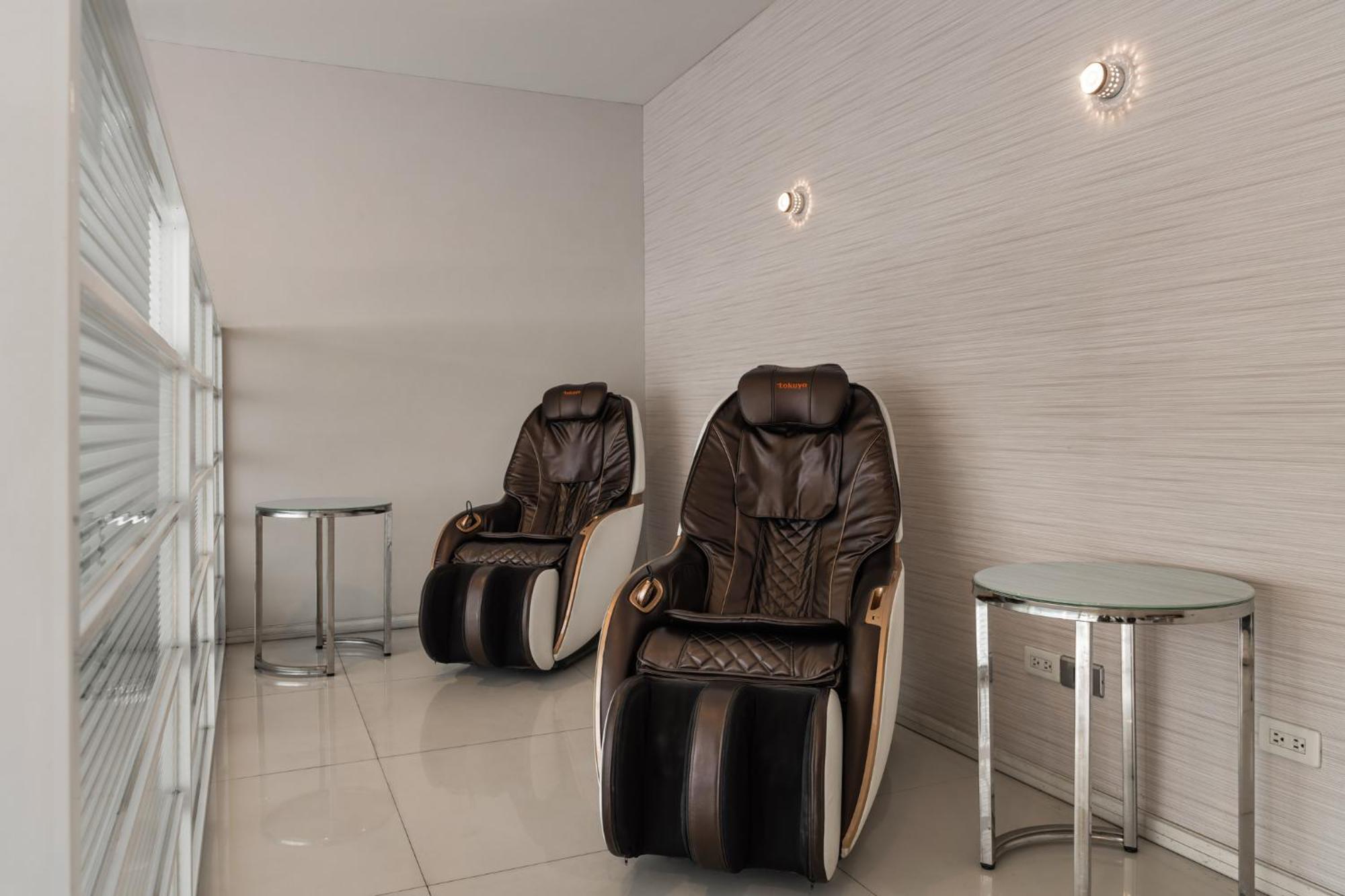 The Riverside Hotel Esthetics Kaohsiung Bagian luar foto