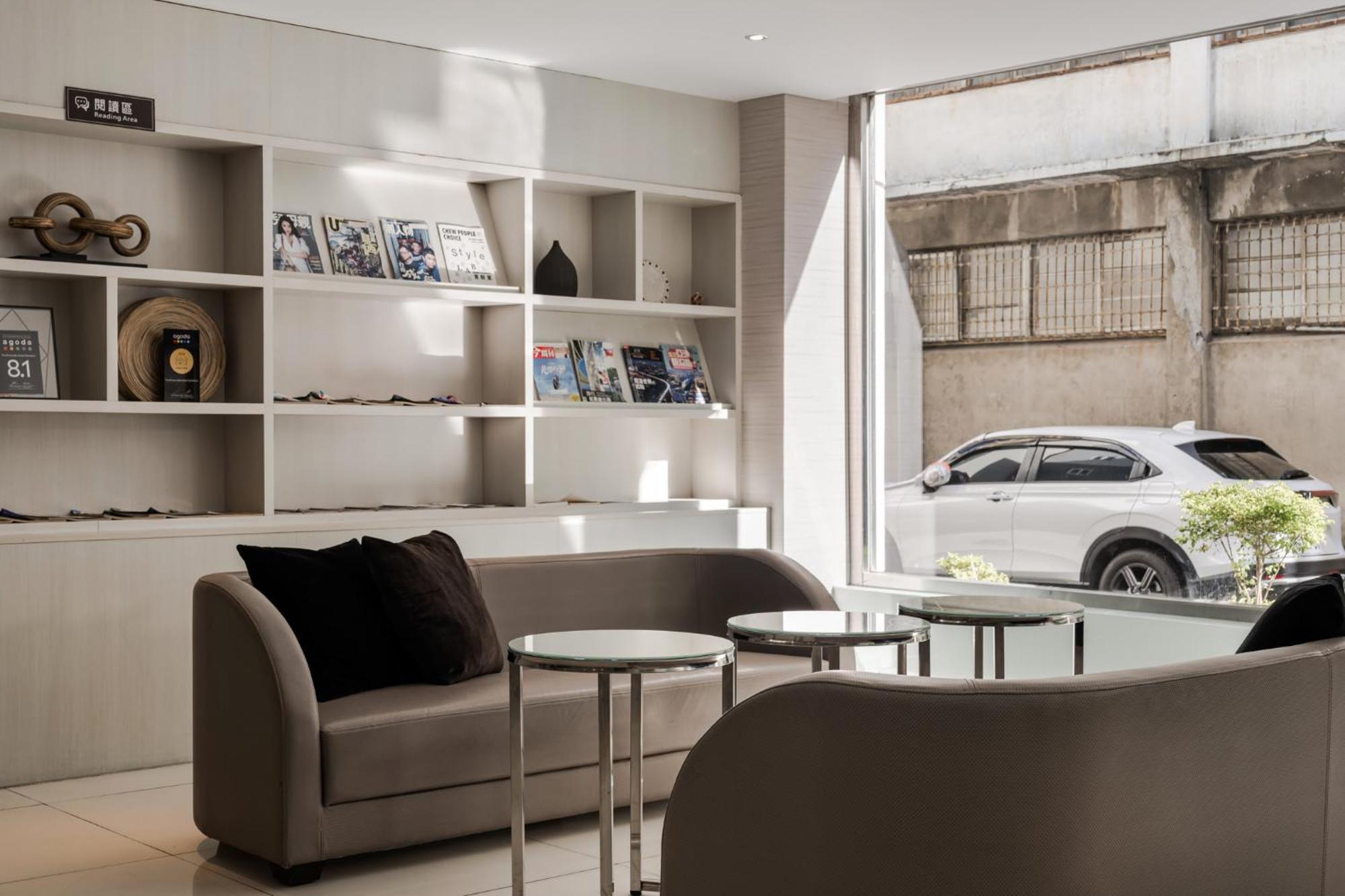 The Riverside Hotel Esthetics Kaohsiung Bagian luar foto