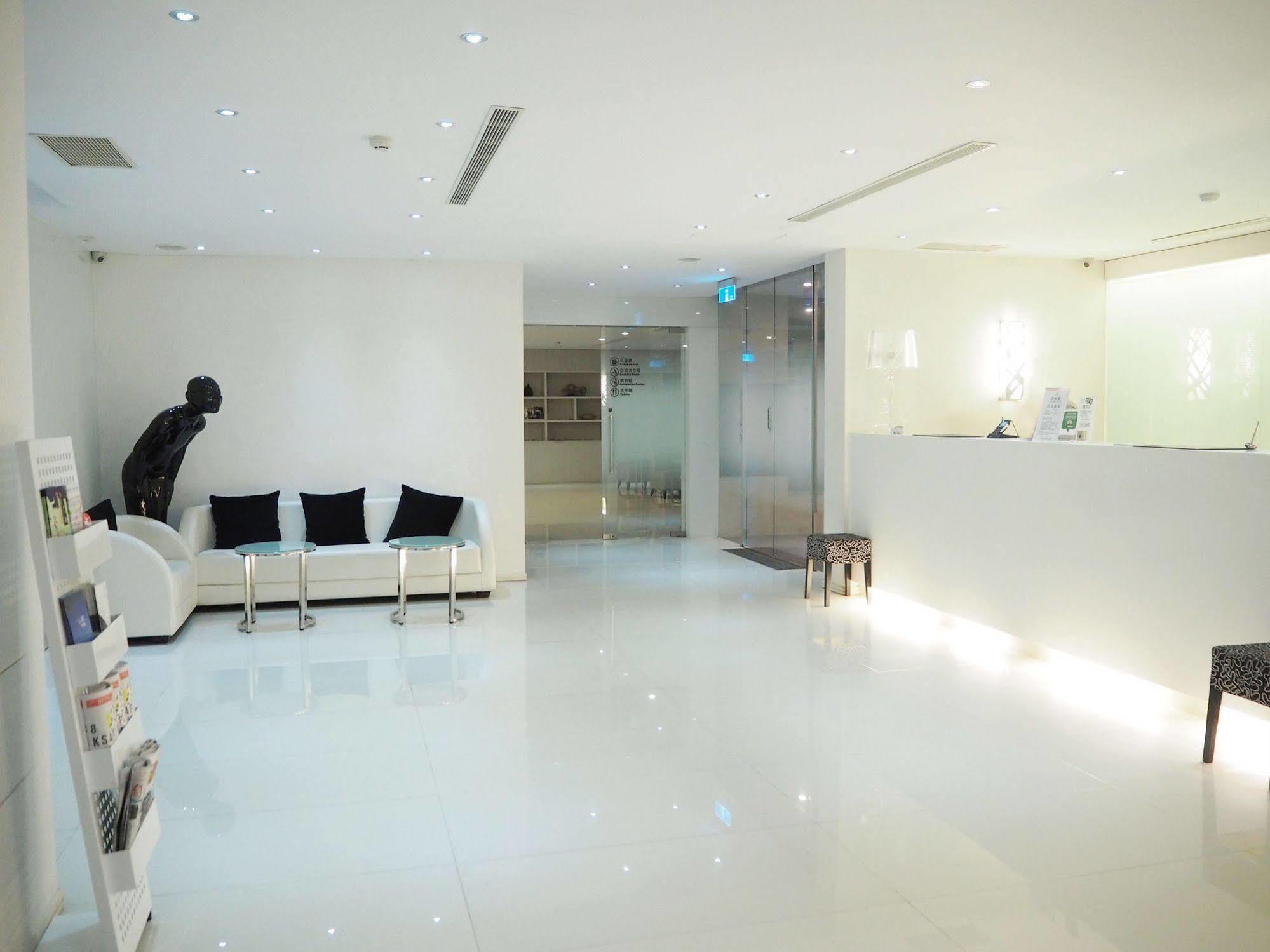 The Riverside Hotel Esthetics Kaohsiung Bagian luar foto
